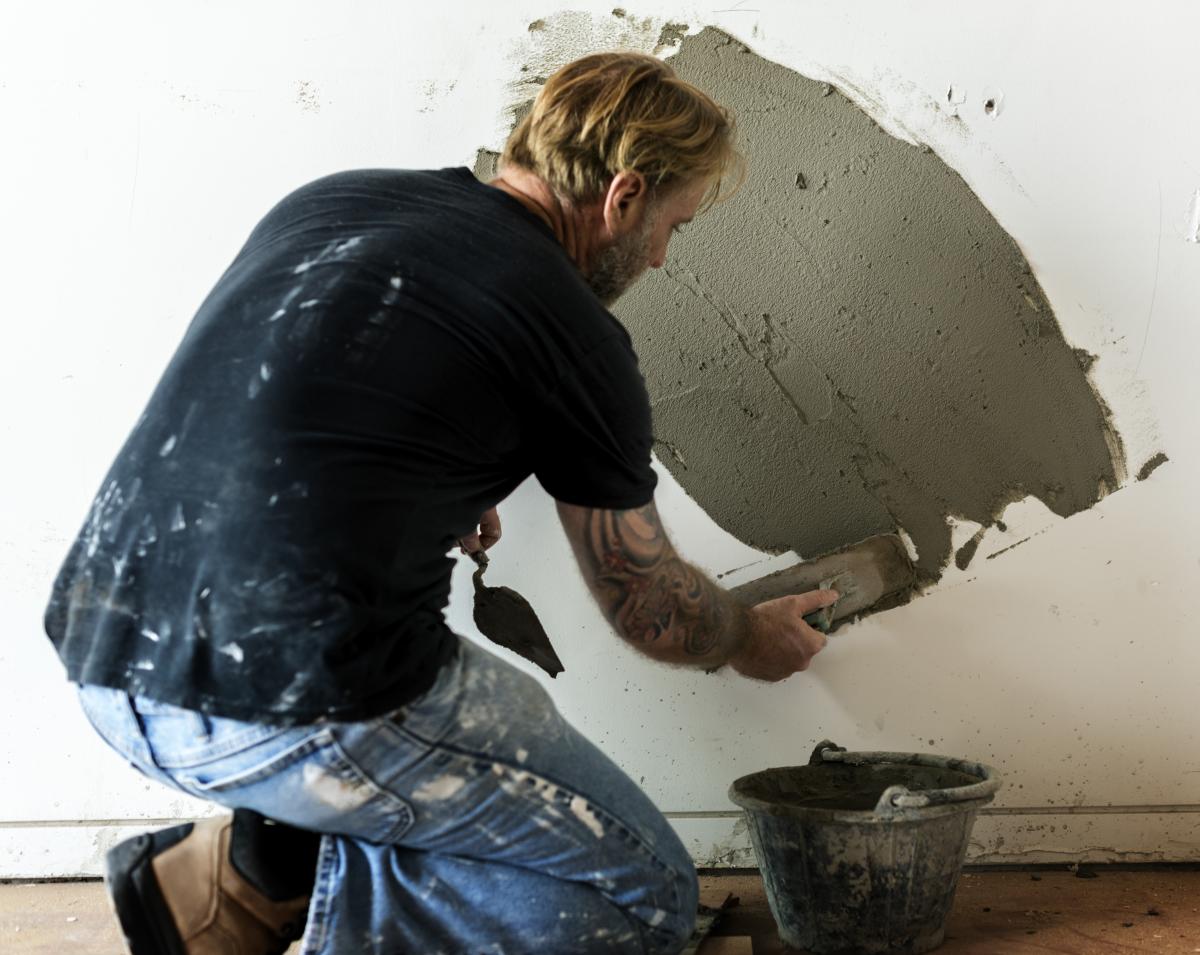 plaster-cement-wall-indoor-construction